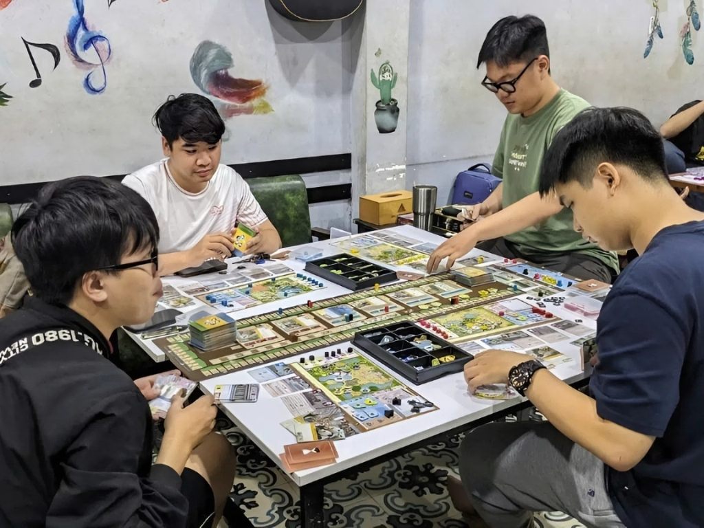 Board game đồng đội là một trong các game hay cho nhóm bạn có thể tham khảo