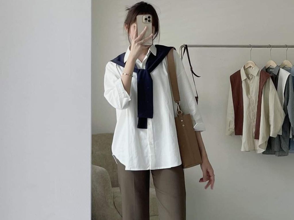 Sự phối hợp giữa áo sơ mi thanh lịch khi chọn set đồ đi chơi cho nữ