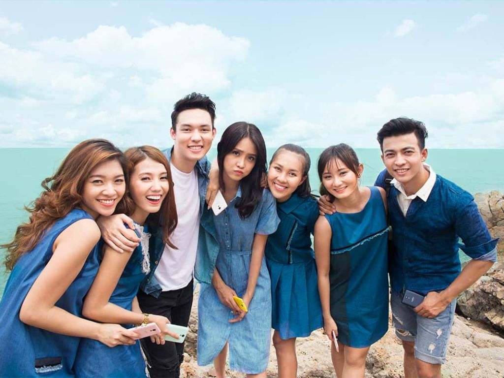 Kiểu đồng phục sơ mi phù hợp cho đồng phục đi biển cho nhóm