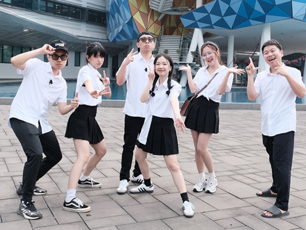 Áo cho team Schannel miền Nam cần có thiết kế trẻ trung và hiện đại