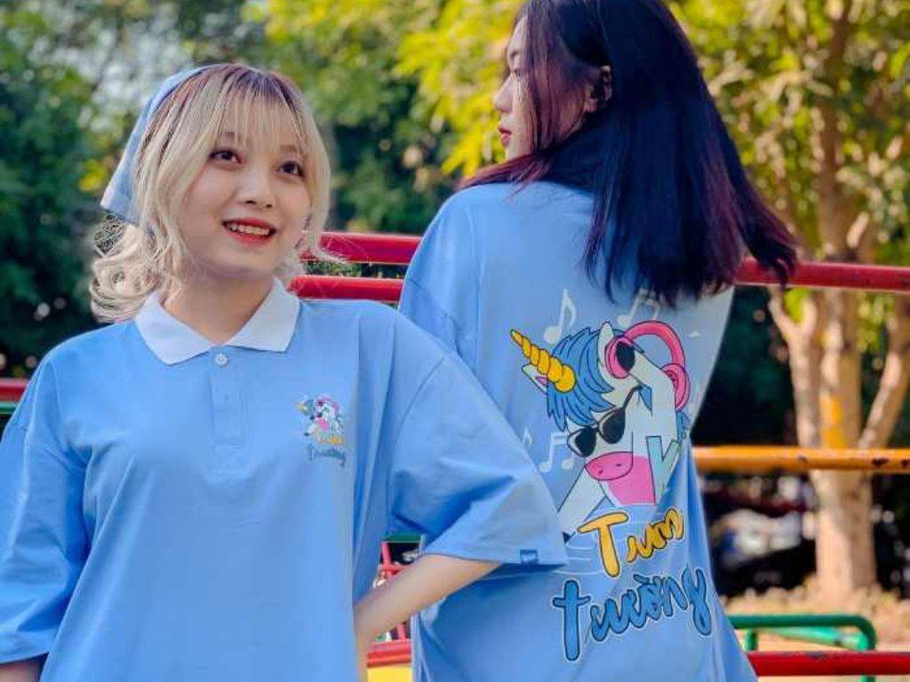 Ưu điểm của màu xanh da trời là sự nhẹ nhàng và không kén người mặc