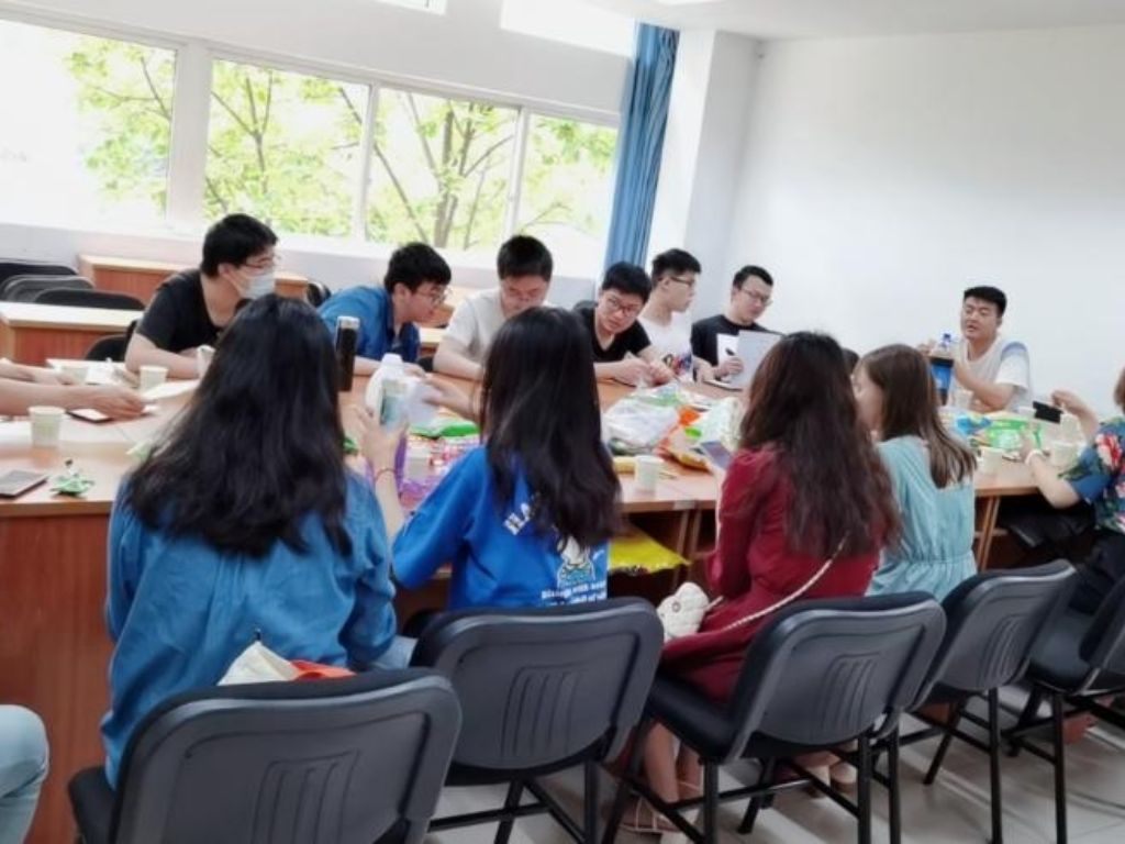 Bạn nên chủ động tìm kiếm và so sánh giá của các nhà cung cấp