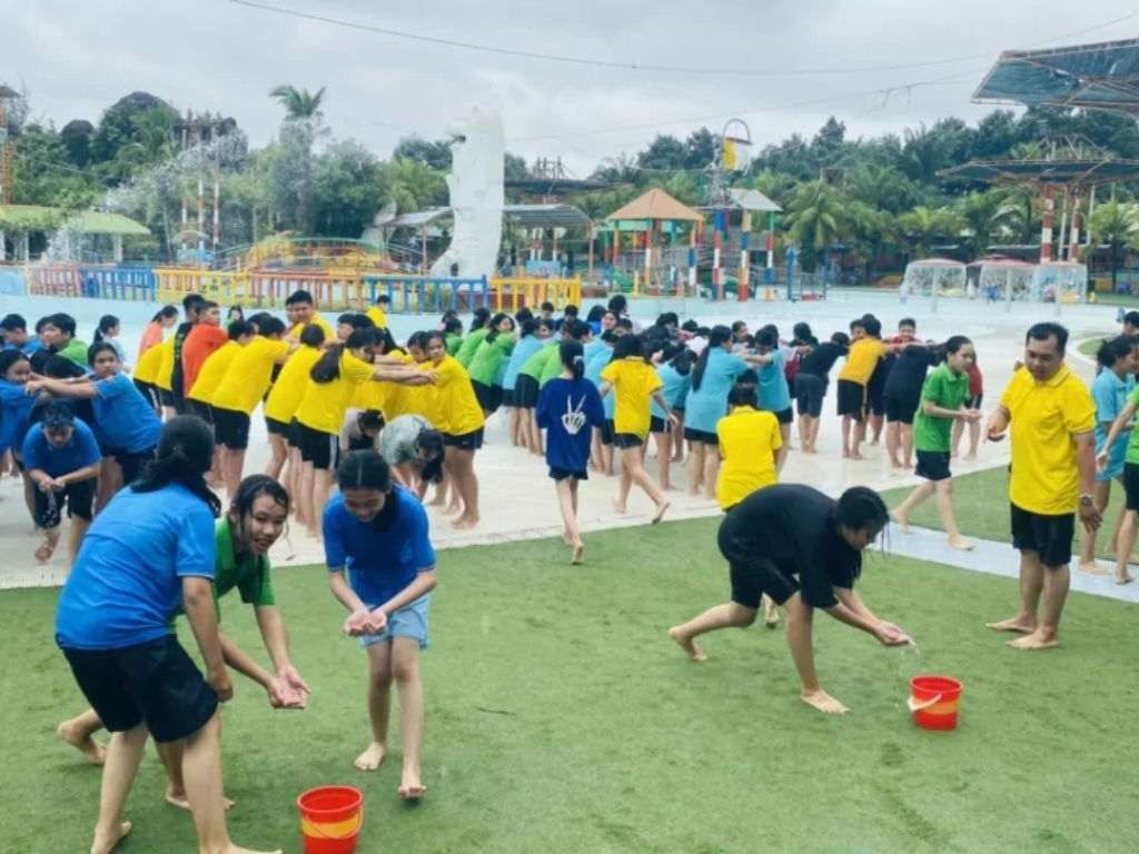 Mỗi thành viên sẽ viết một kỷ niệm đáng nhớ nhất thời đi học