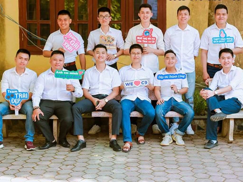 Thăm lại trường xưa và kết hợp tiệc nhẹ là lựa chọn mang ý nghĩa
