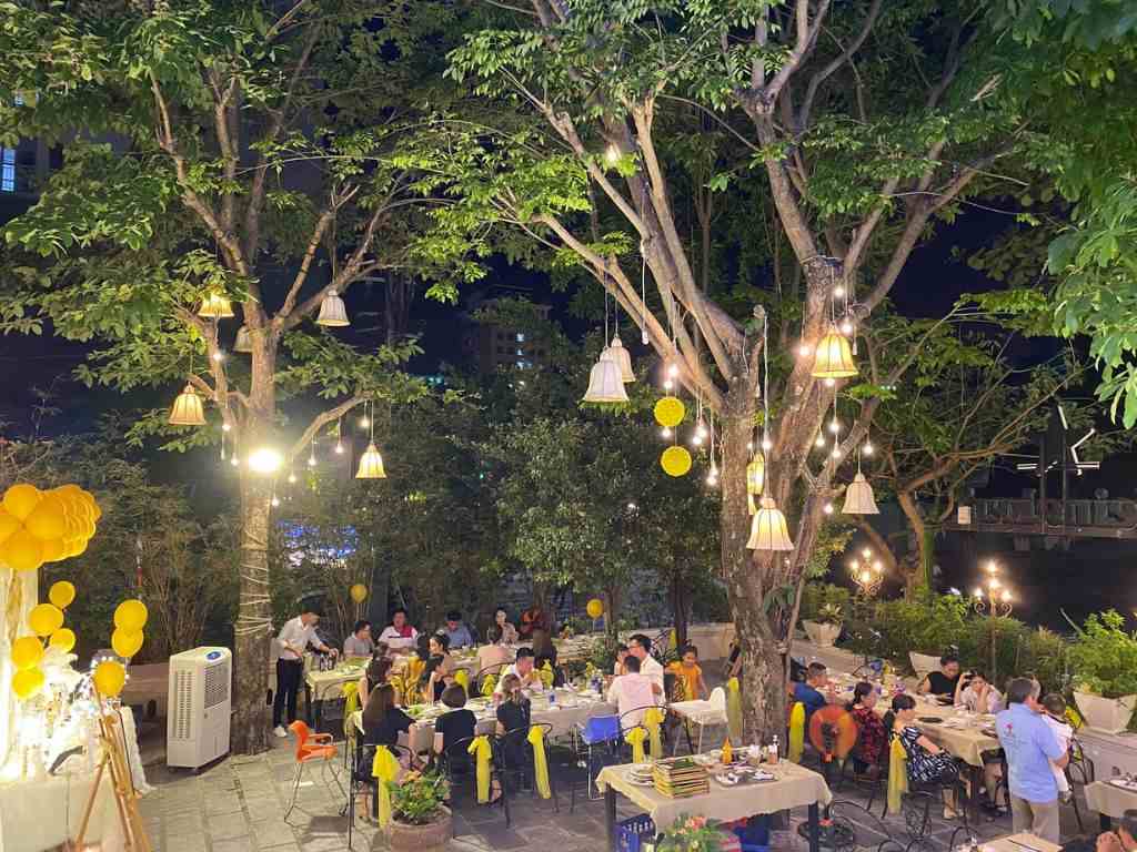 Kết thúc bằng một lời chúc tốt đẹp cho bài viết hay về họp lớp