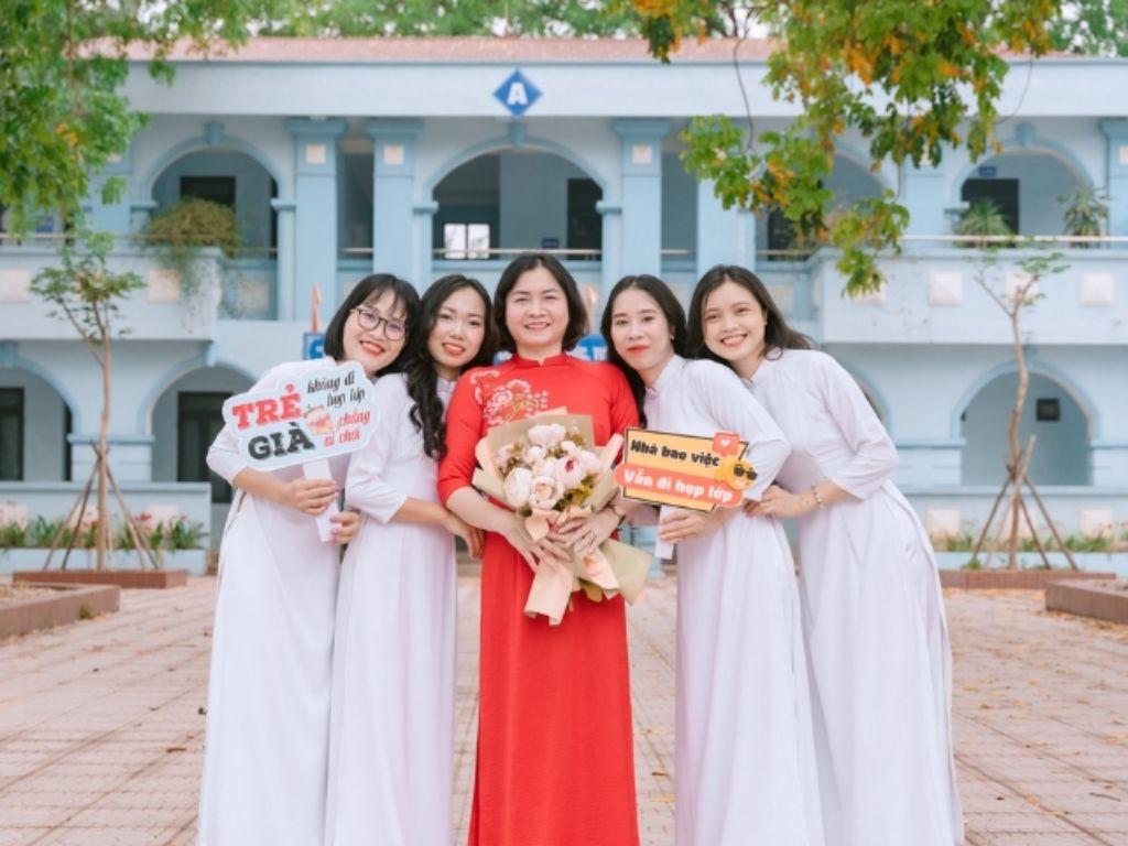 Tình bạn thời đi học được xem là một trong những mối quan hệ trong sáng