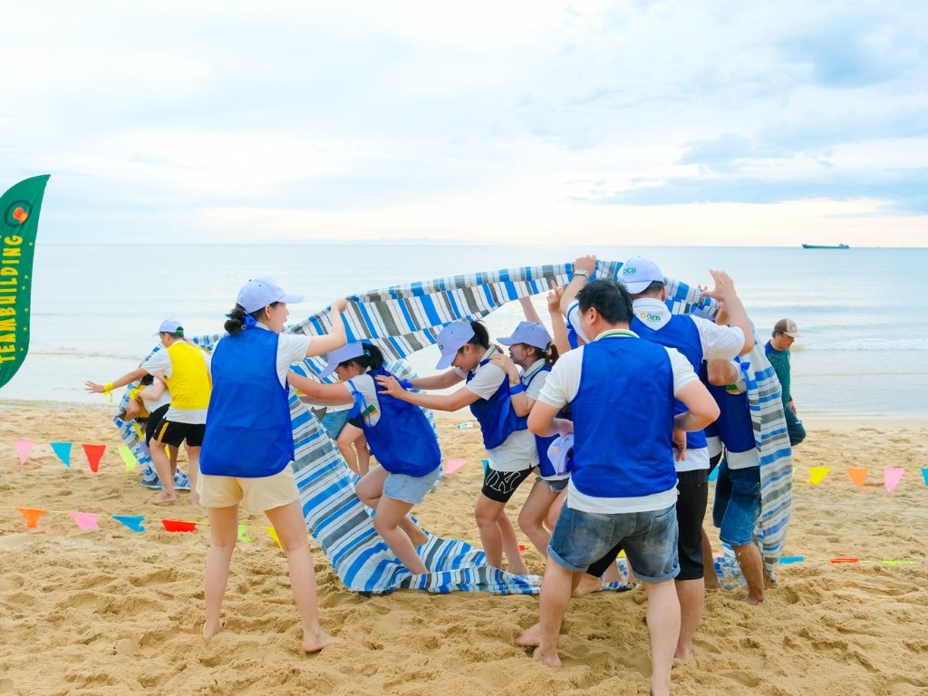 Team building trò chơi giúp nâng cao tinh thần hợp tác