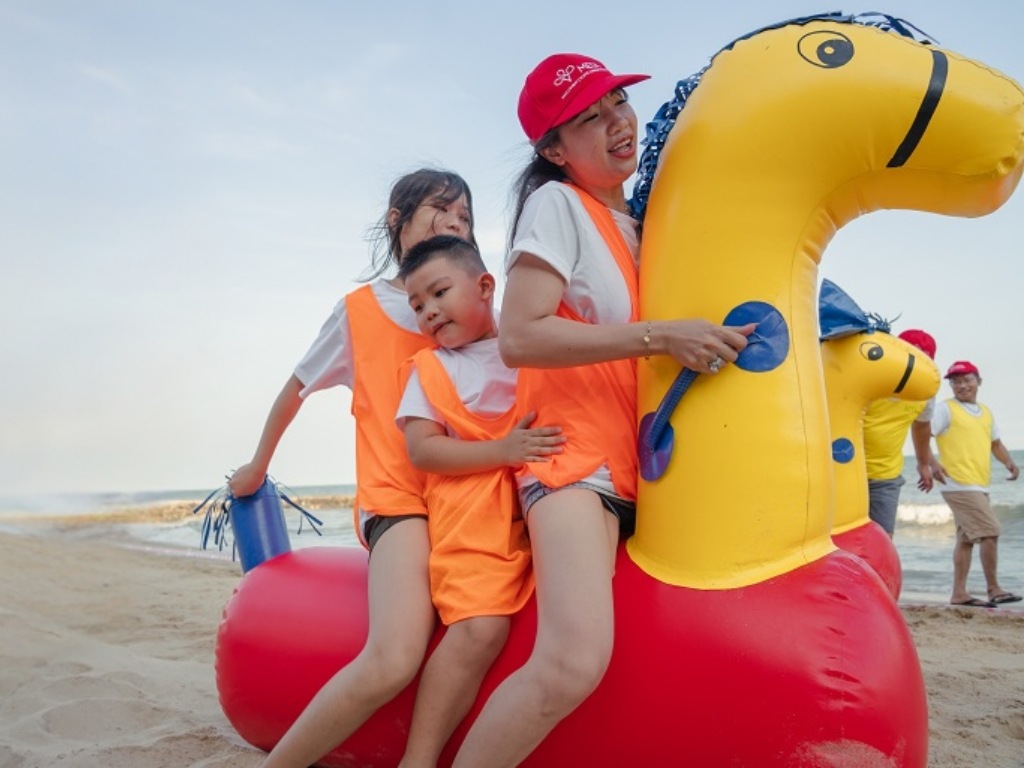 Áo team 3 người tạo sự đồng điệu khi xuất hiện