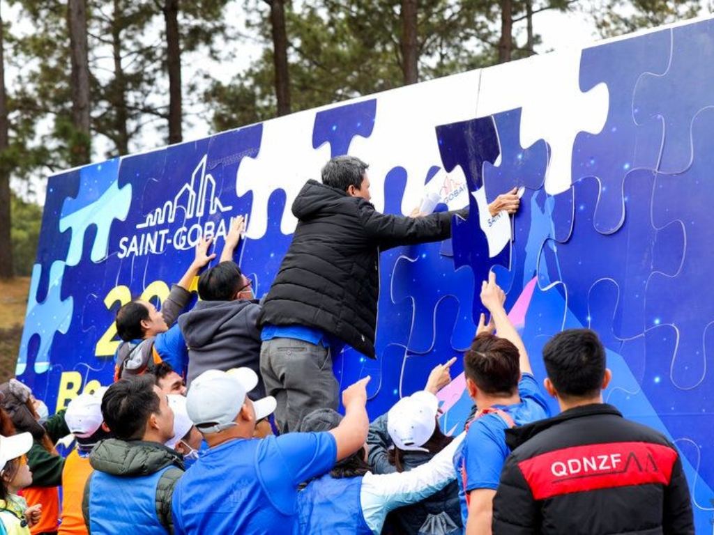 Trò chơi xếp hình logo công ty