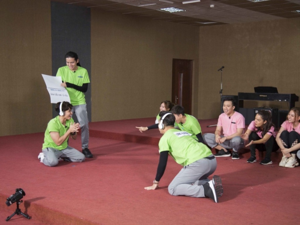 Mô tả hình ảnh là game teambuilding giúp rèn luyện kỹ năng giao tiếp hiệu quả