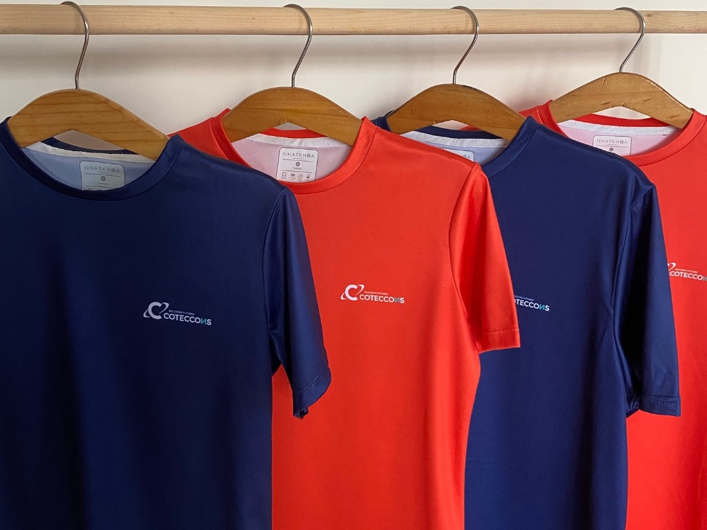 Chuẩn bị áo team đồng phục là một trong các bước tổ chức teambuilding