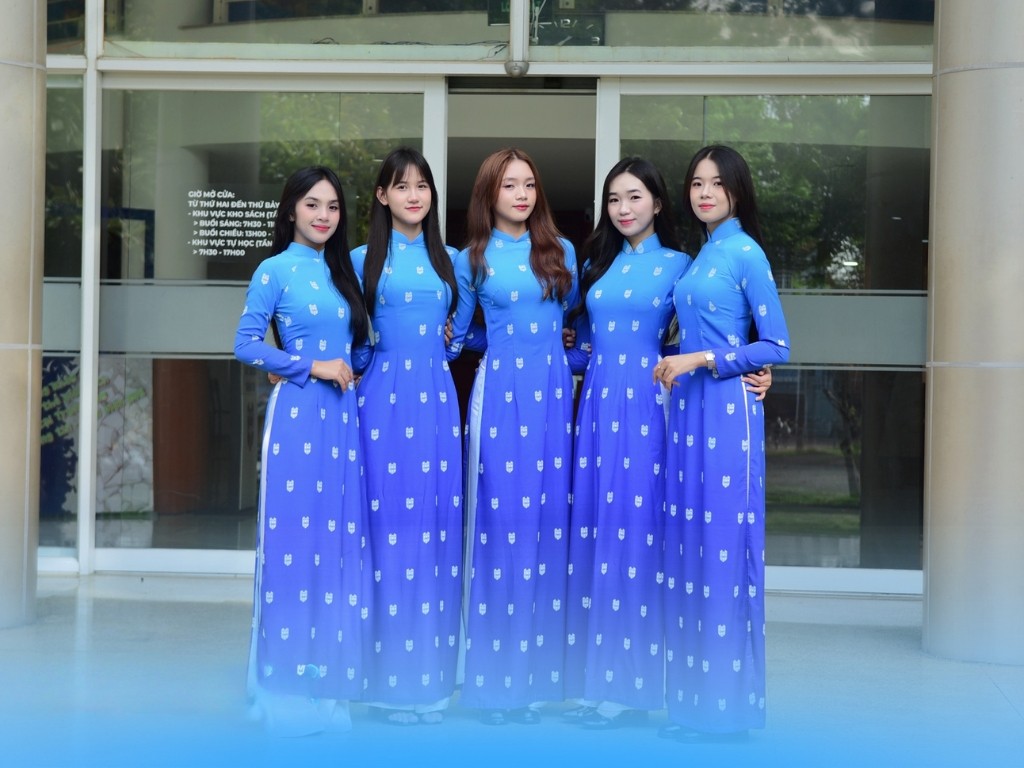 Đồng phục áo dài cần phải có form dáng vừa vặn