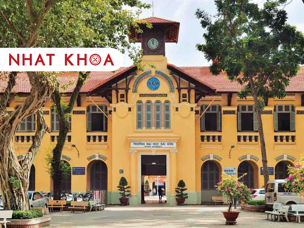 Logo SGU: Ý nghĩa & Đồng phục Đại học Sài Gòn đặc trưng