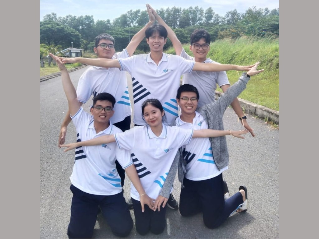 Đồng phục in ogo Đại học Quốc gia Thành phố Hồ Chí Minh