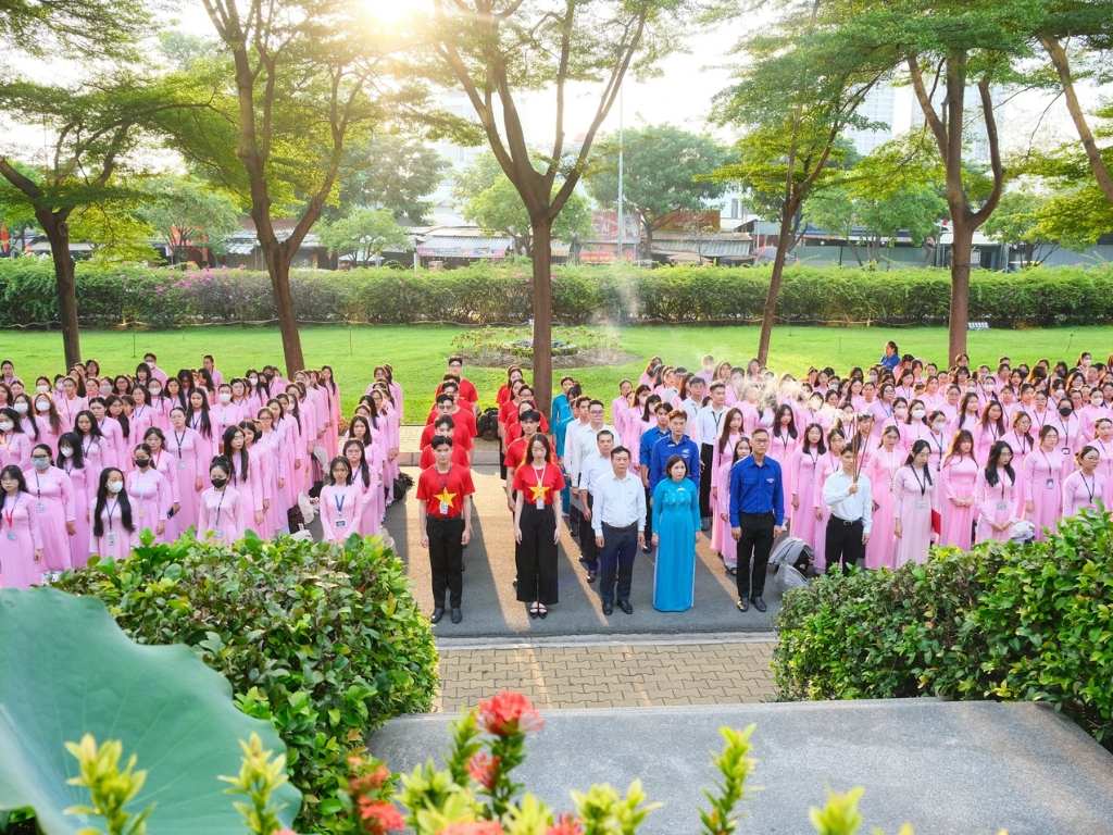 Sinh viên cần chấp hành nghiêm túc về quy định đồng phục