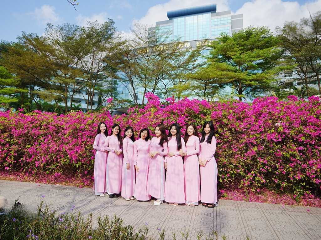 Áo dài là đồng phục truyền thống của trường Đại học Tôn Đức Thắng