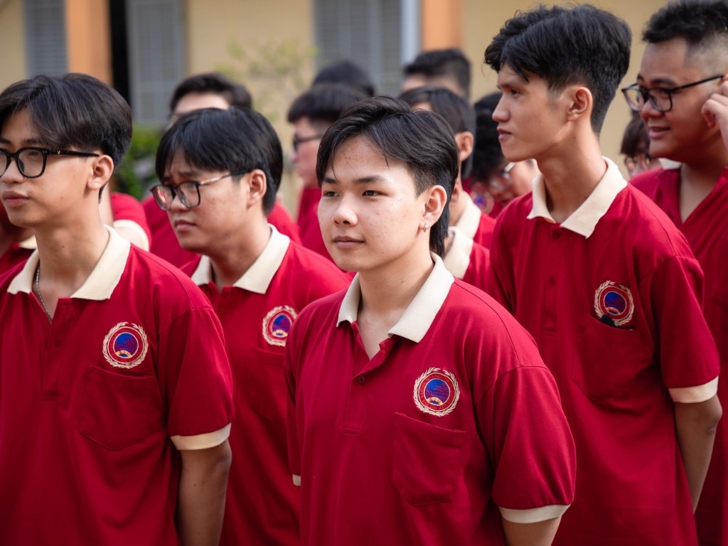 Áo polo đồng phục trường đại học quốc tế sài gòn