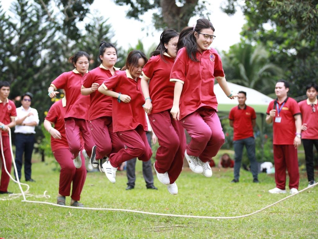 Đồng phục thể dục trường Đại học Quốc tế Sài Gòn