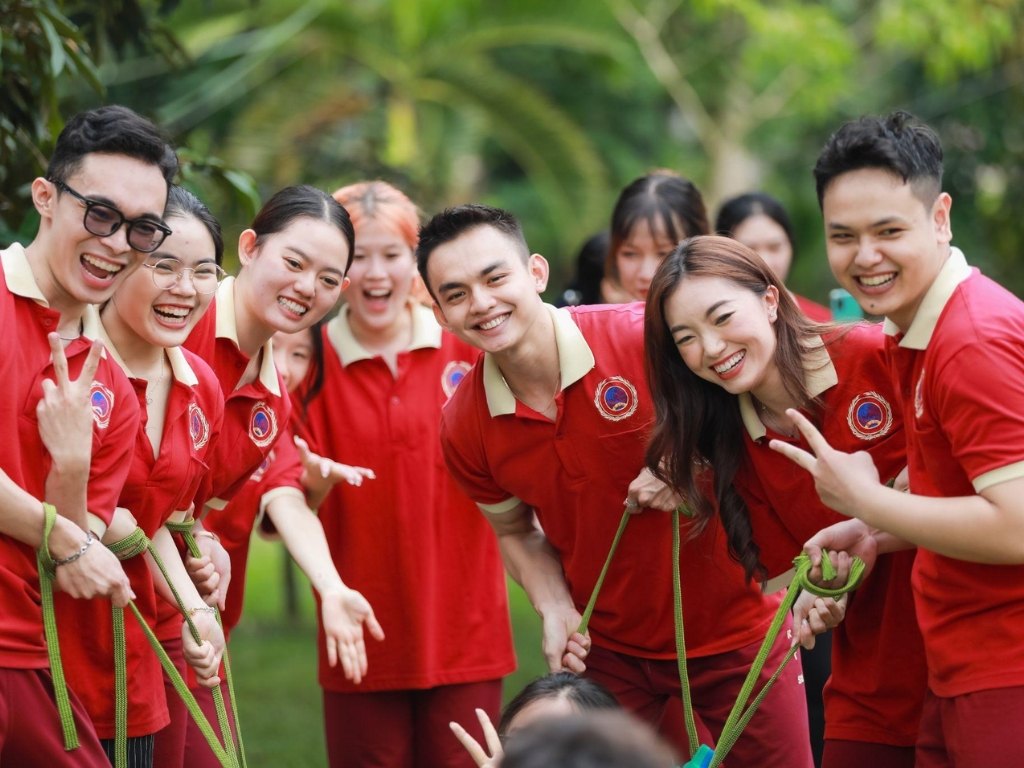 Áo polo đồng phục in logo trường Đại học Quốc tế Sài Gòn