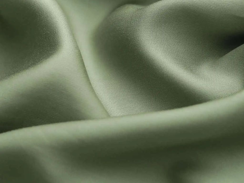 Tencel cũng rất mềm và có bề mặt mịn màng
