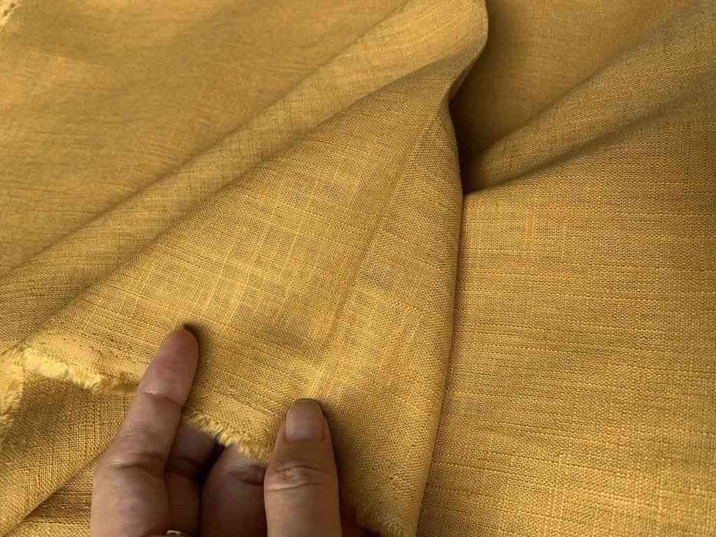 Vải linen xước là một loại vải được dệt từ 100% sợi lanh tự nhiên