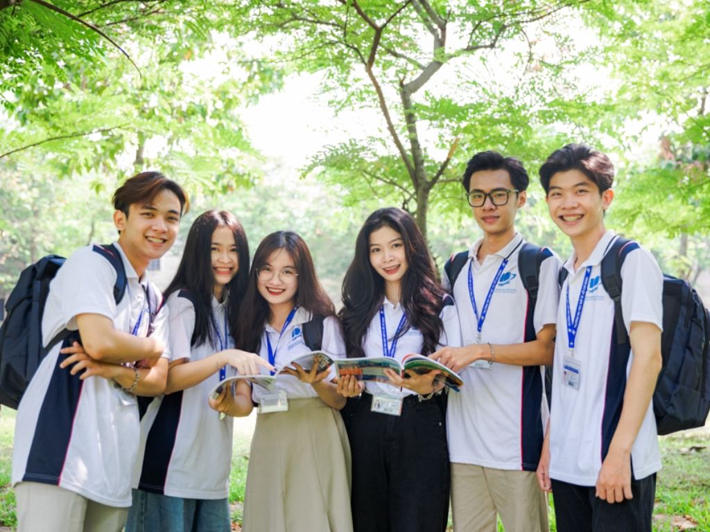 Áo polo đồng phục trường Đại học Mở TP HCM