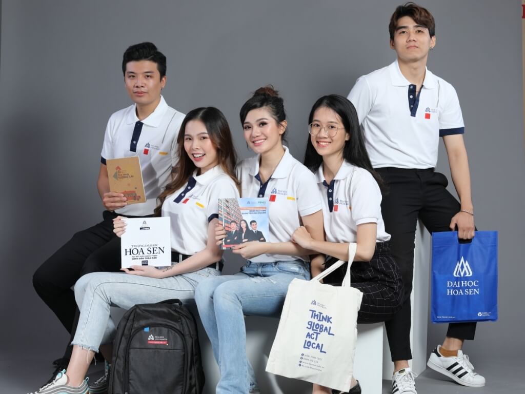 Áo polo đồng phục trường Đại học Hoa Sen