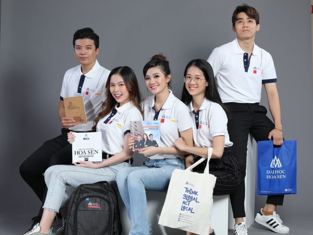 Áo sự kiện tuyển sinh in logo đại học hoa sen
