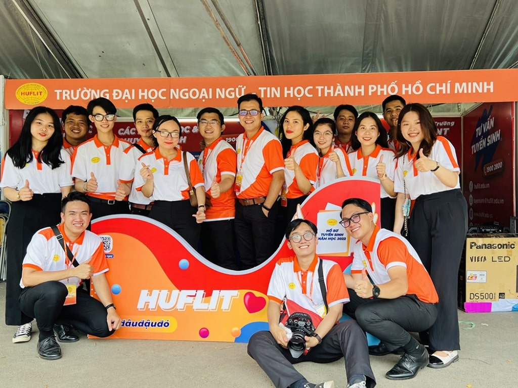 Tại HUFLIT, mỗi sinh viên được rèn luyện tác phong chuyên nghiệp
