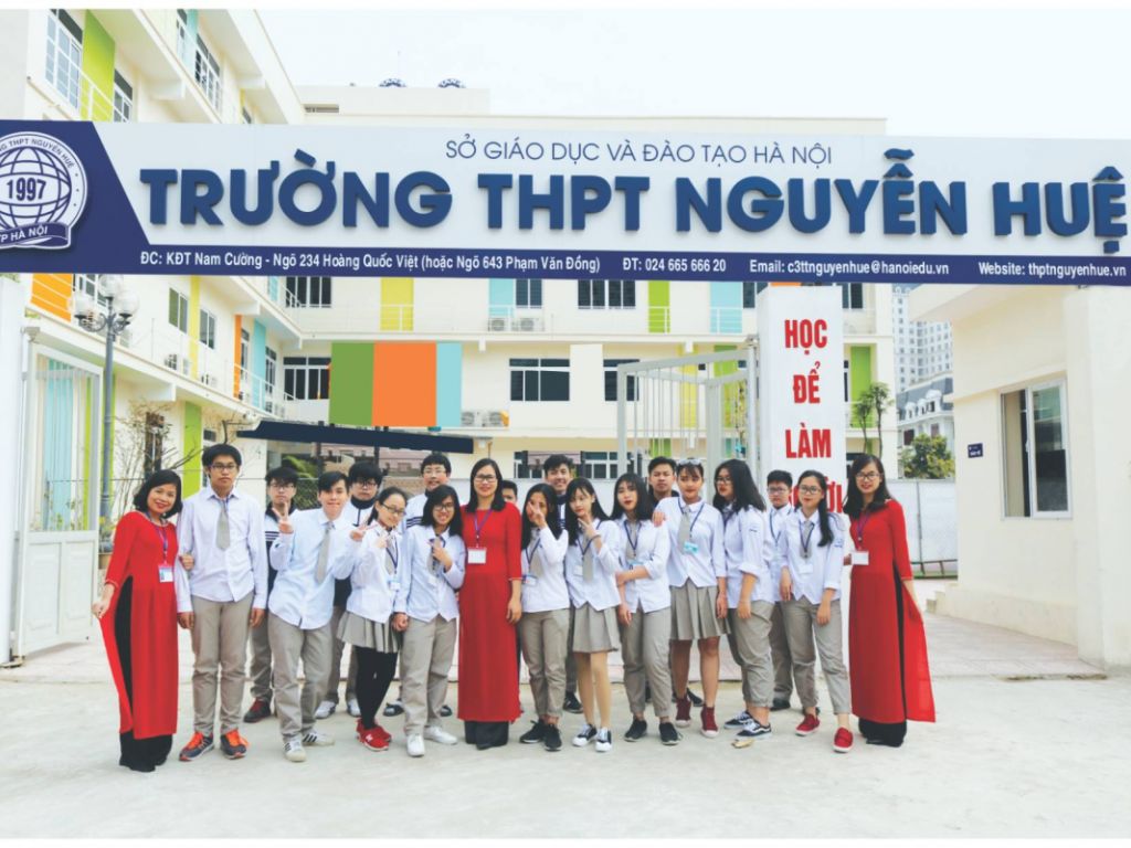 Đồng phục là một khoản bắt buộc theo quy định chung của nhà trường