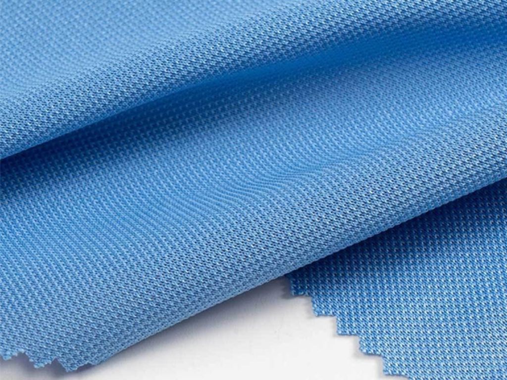 Vải Lacoste là lựa chọn thích hợp để may áo polo