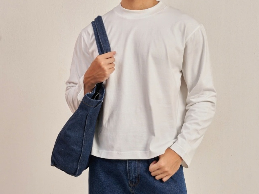 Túi tote jean rất dễ phối đồ, mang tính thời trang cao