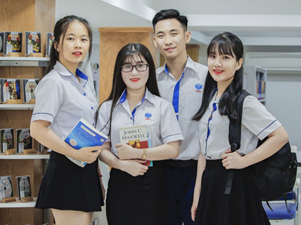Logo trường Đại học Công nghiệp Thực phẩm TP HCM phải được in/thêu sắc nét