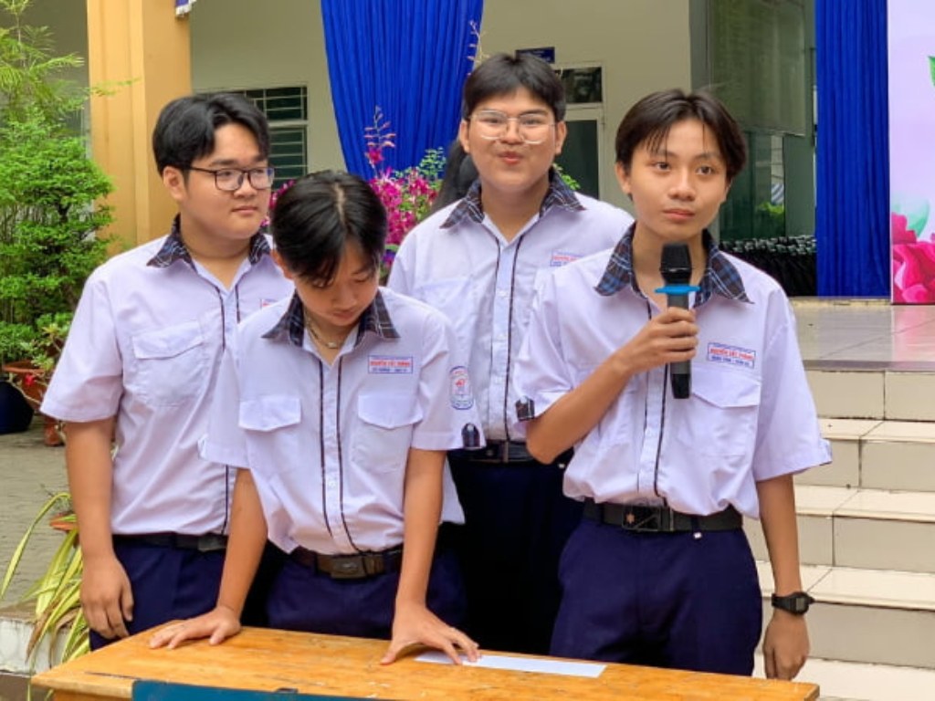 Áo sơ mi nam đồng phục trường Nguyễn Tất Thành quận 6