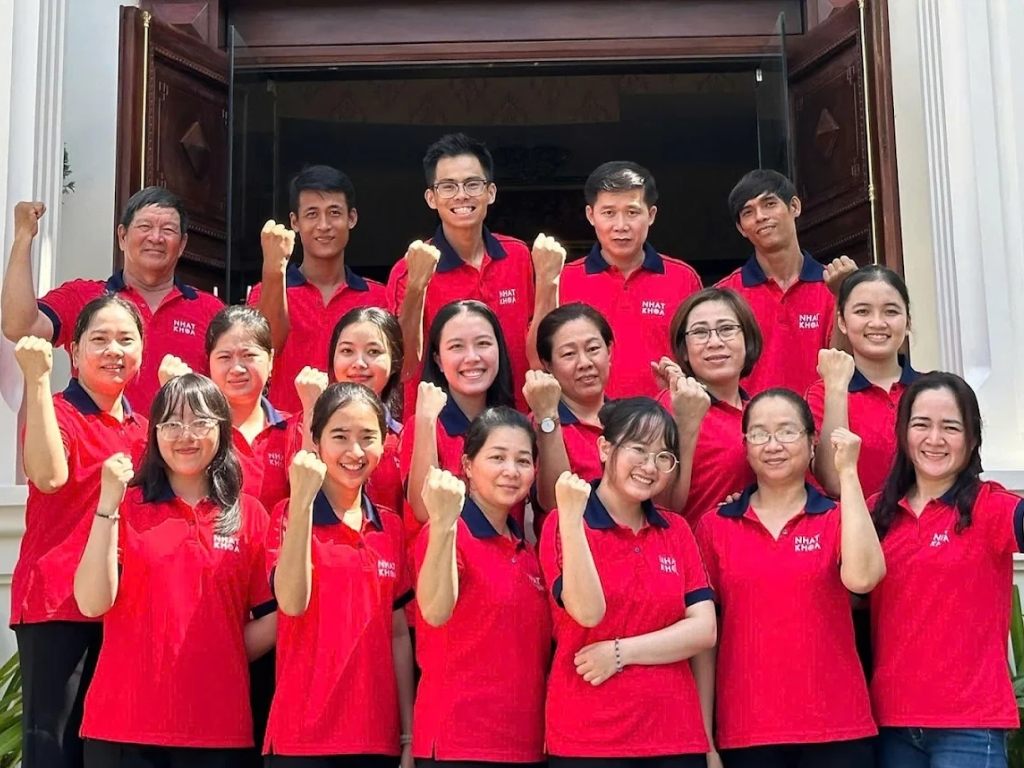 Việc chuẩn bị kỹ trước khi đặt áo đồng phục giúp đảm bảo chất lượng áo bền đẹp