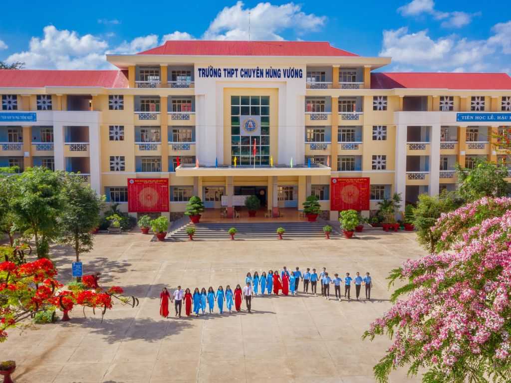 Bạn nên ưu tiên sự thoải mái khi chọn vải may đồng phục