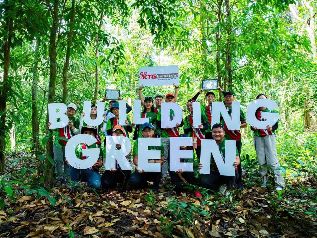 Nhất Khoa Uniform hỗ trợ may đồng phục số lượng ít cho đội nhóm