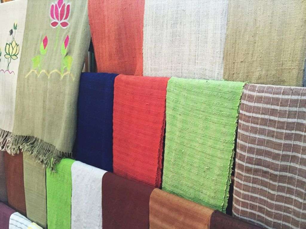 Đại diện cho phân khúc siêu cao cấp là vải sợi sen