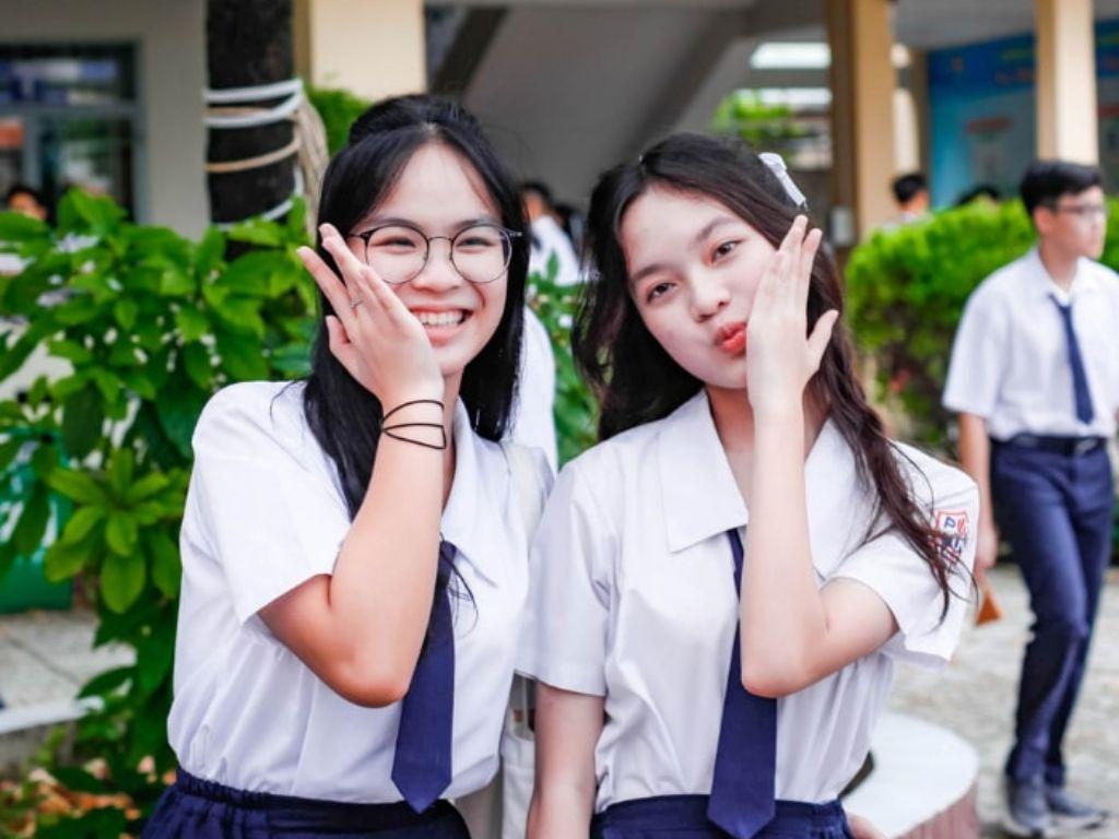 Chiếc áo lớp thiết kế riêng là một phần không thể thiếu của tuổi học trò