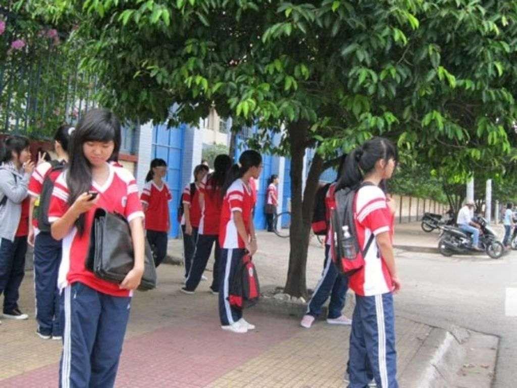 Bạn nên ưu tiên sự thoải mái khi chọn vải may đồng phục