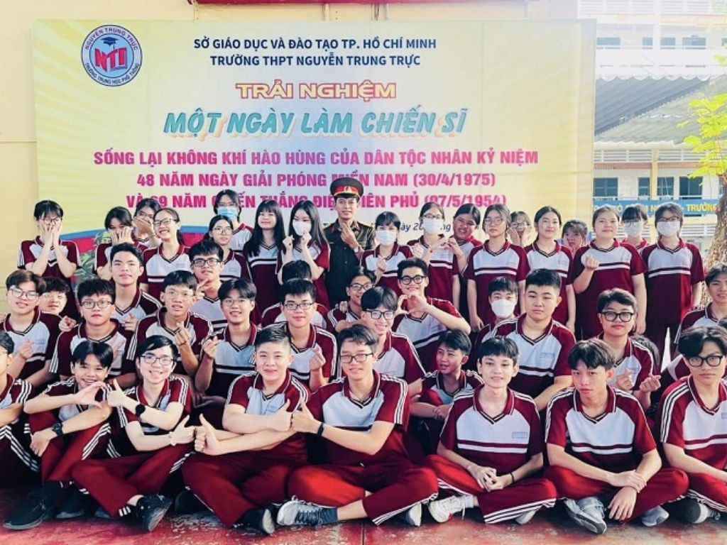 Bạn nên ưu tiên sự thoải mái khi chọn vải may đồng phục