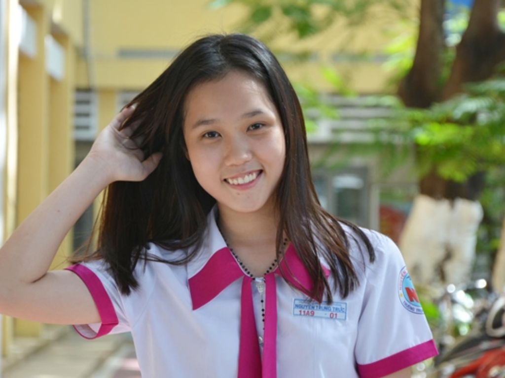 Sử dụng quá nhiều màu sắc trên một chiếc áo gây rối mắt