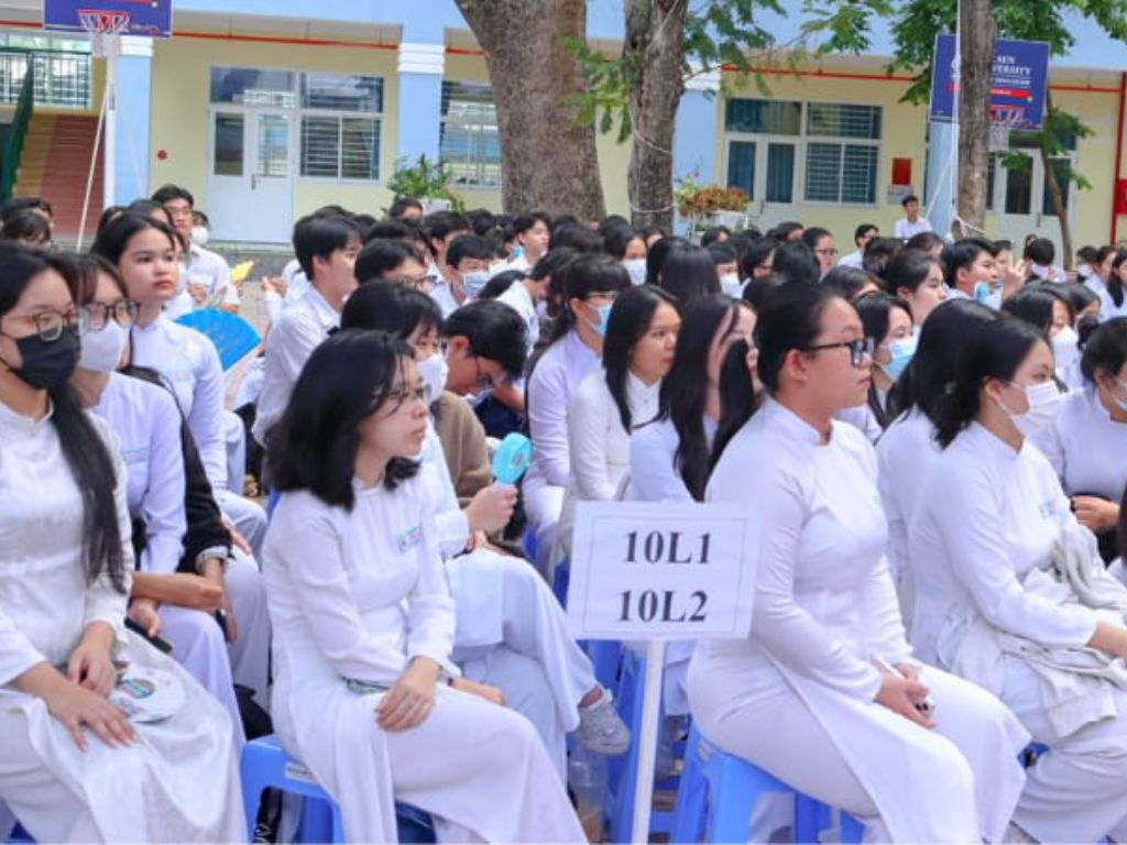 Bạn nên chọn chất liệu tốt khi may đồng phục