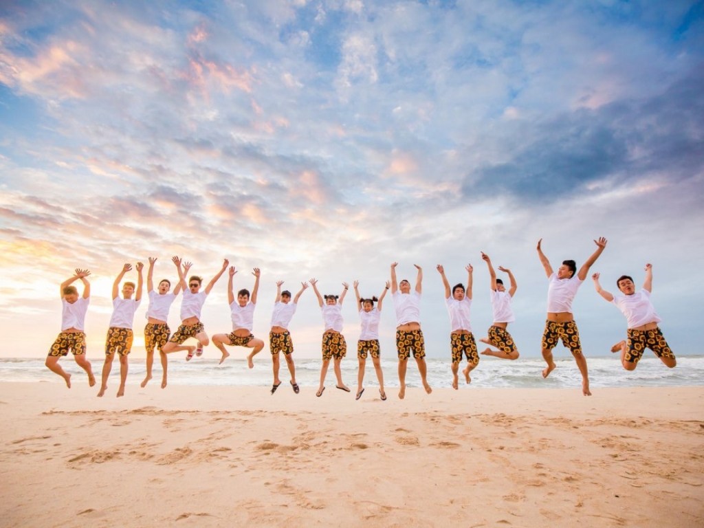 Việc chọn đúng kiểu dáng sẽ là câu trả lời cho câu hỏi du lịch mùa hè nên mặc gì