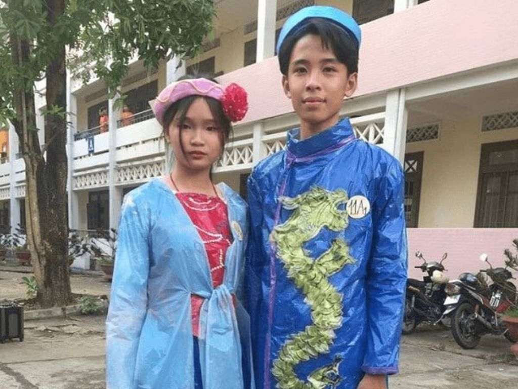 Bạn hãy kiểm tra kỹ các chi tiết như đường may, khuy cài và khóa kéo