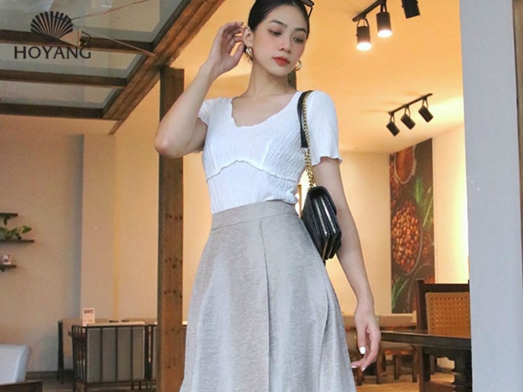 Một chiếc váy dài giúp giữ ấm hiệu quả cho đôi chân