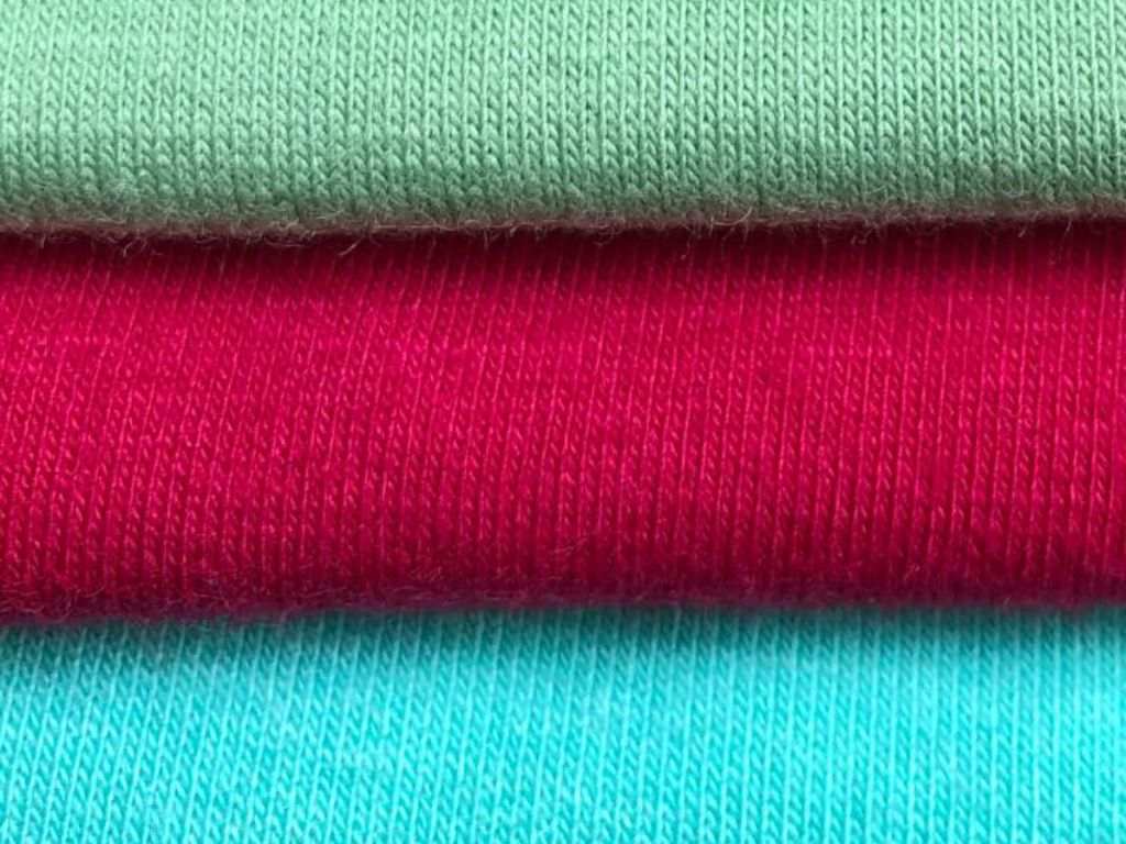 Vải thun co giãn là chất liệu tuyệt vời cho những tháng cuối thai kỳ