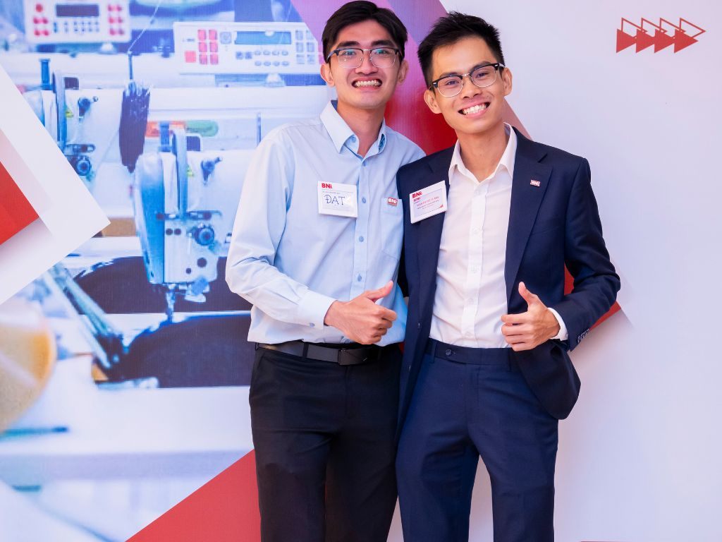 Nhất Khoa giúp bạn tìm hiểu mẫu váy bầu đẹp công sở