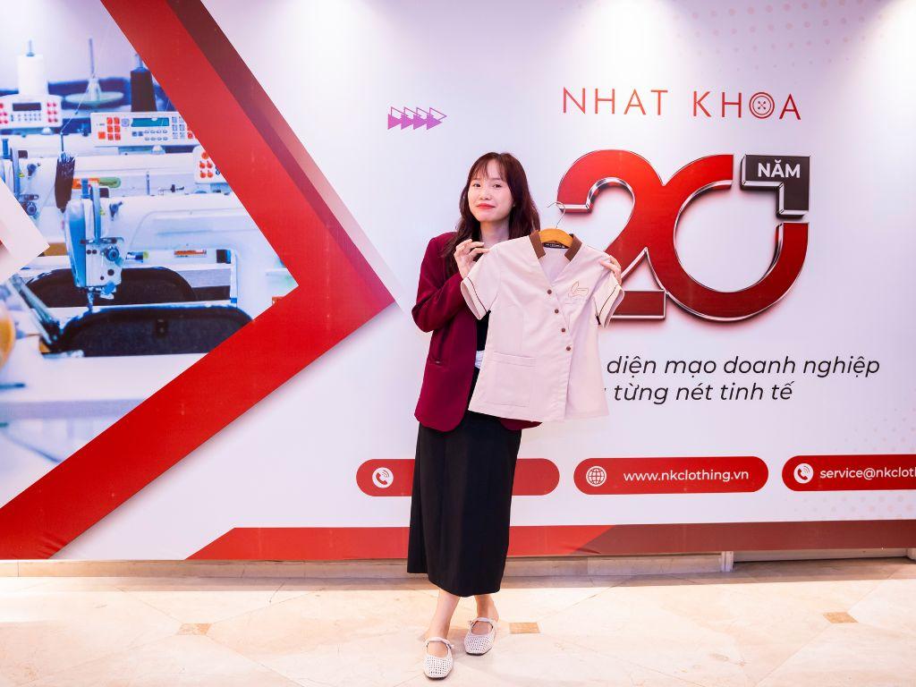 Nhất Khoa sẽ giúp bạn chọn bộ váy công sở