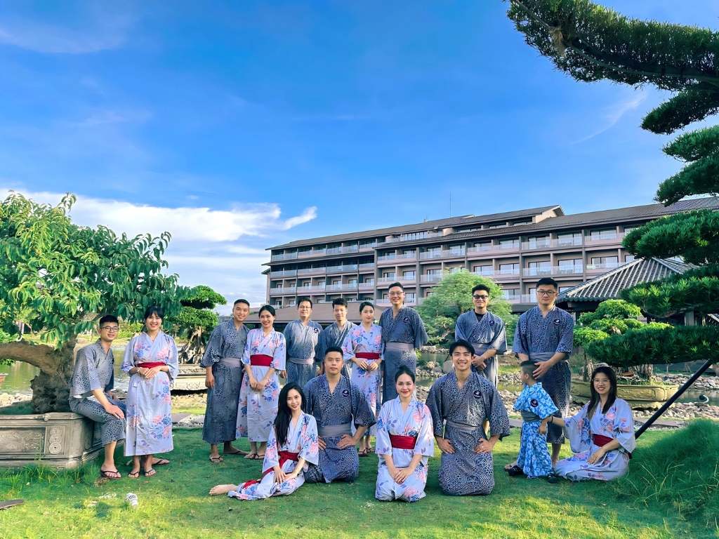 Bạn hãy tìm hiểu văn hóa điểm đến để chuẩn bị quần áo đi du lịch phù hợp